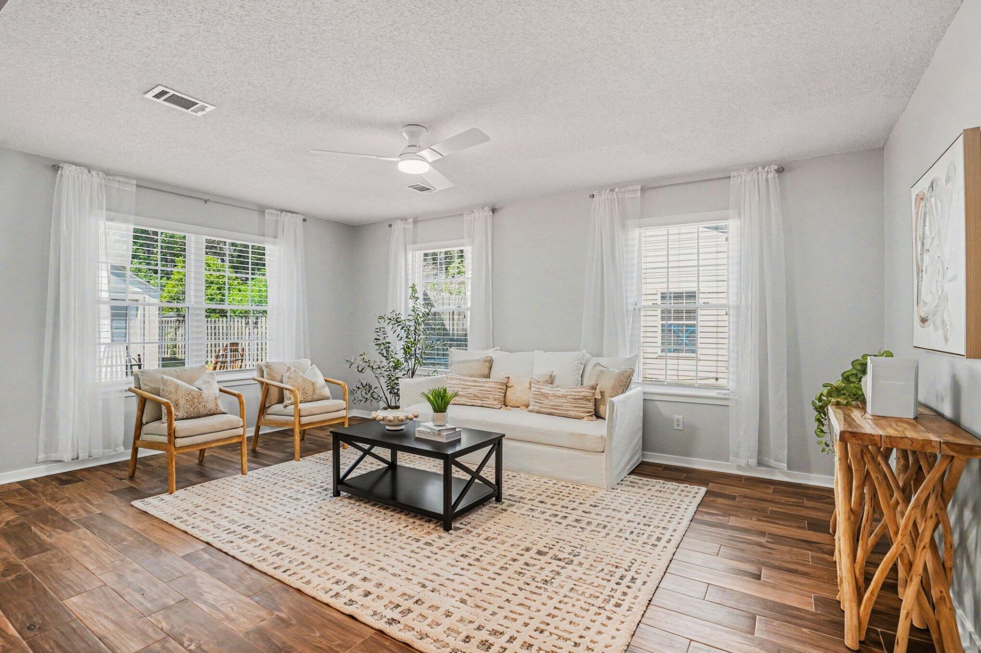 2026 Armory Drive Photo 6