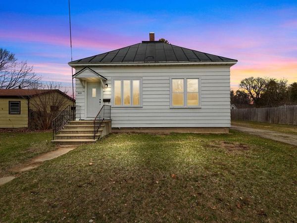 609 5TH STREET, Oconto, WI 54153
