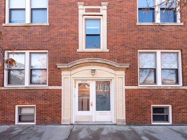 2207 W School Street , Unit 1W, Chicago, IL 60618