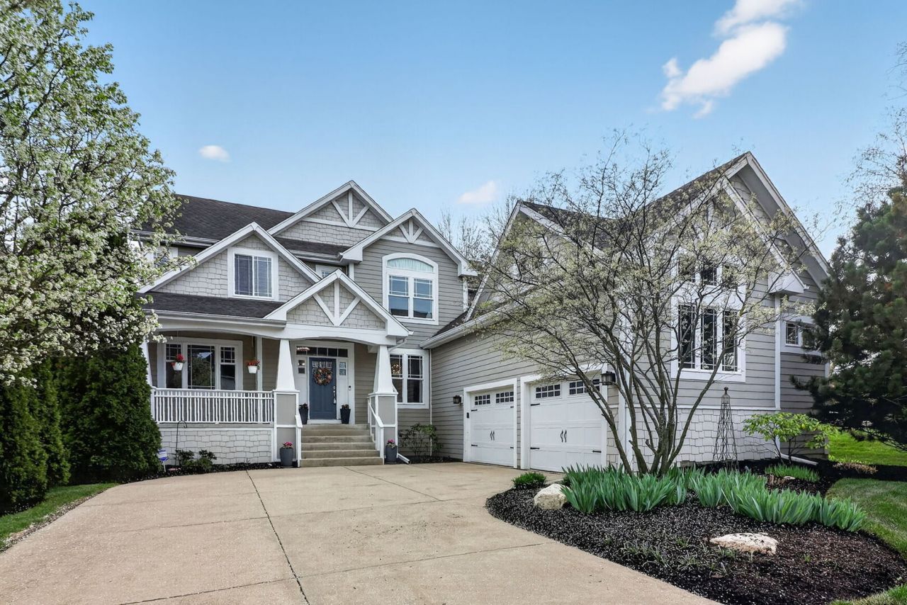 702 S Wilmette Avenue , Westmont, IL 60559