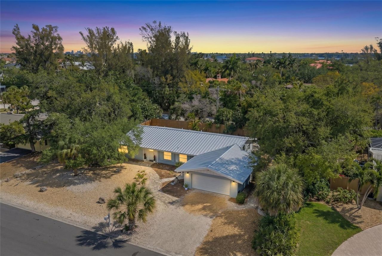 611 Venice Lane, Sarasota, FL 34242 Photo
