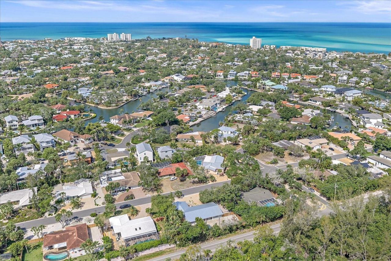 611 Venice Lane, Sarasota, FL 34242 Photo