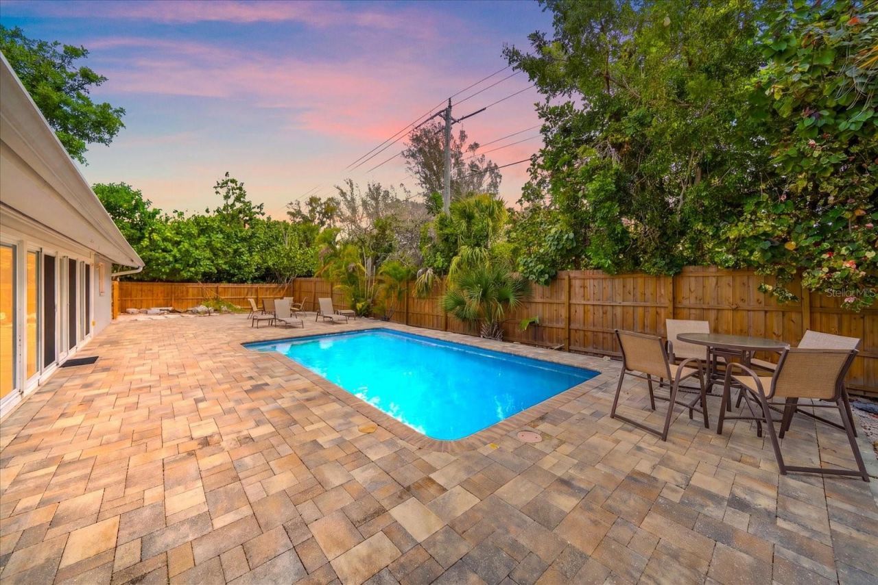 611 Venice Lane, Sarasota, FL 34242 Photo
