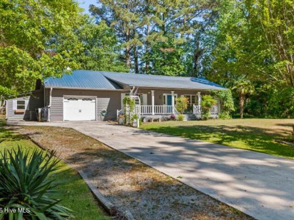 519 Country Club Drive W, Arapahoe, NC 28510