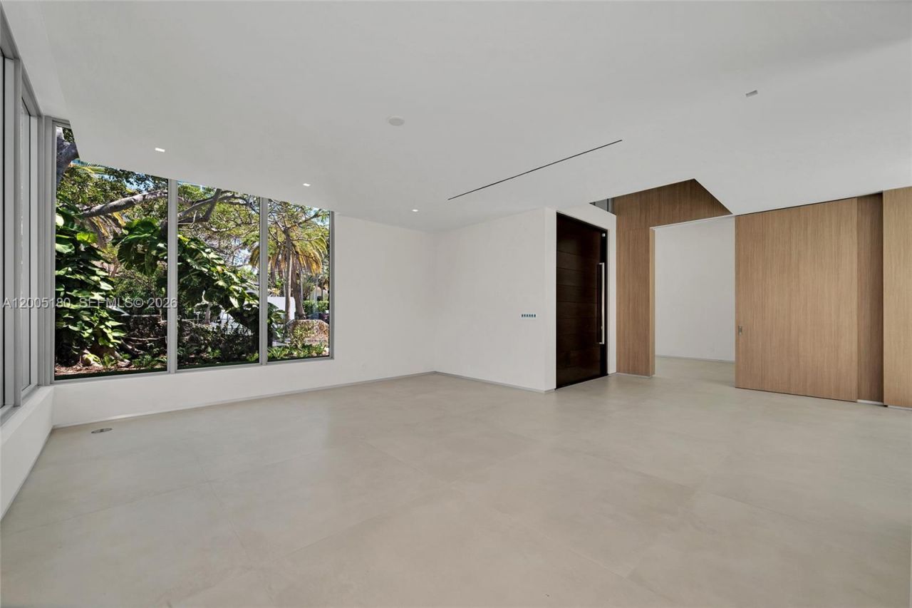 2100 S Miami Ave, Miami, FL 33129 Photo