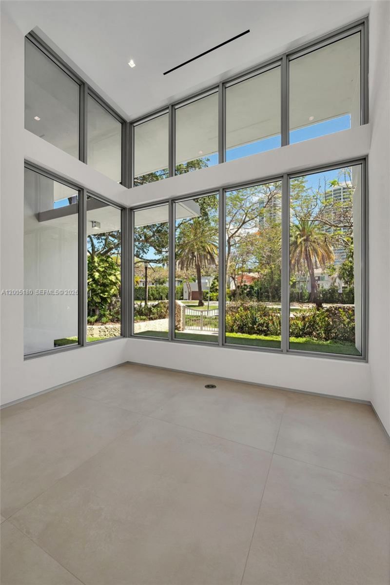 2100 S Miami Ave, Miami, FL 33129 Photo