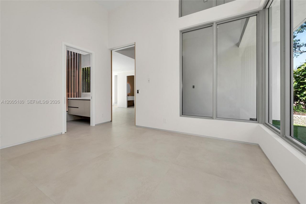 2100 S Miami Ave, Miami, FL 33129 Photo