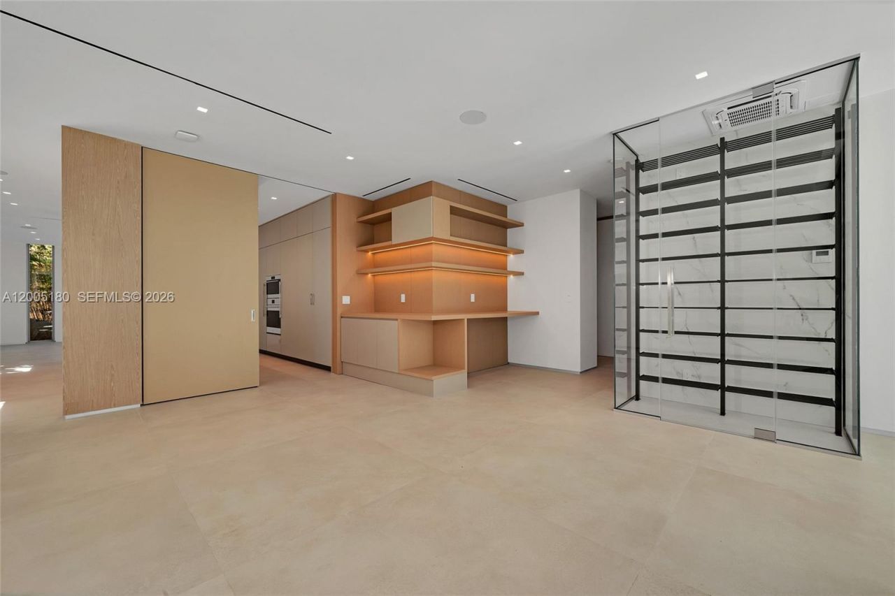 2100 S Miami Ave, Miami, FL 33129 Photo