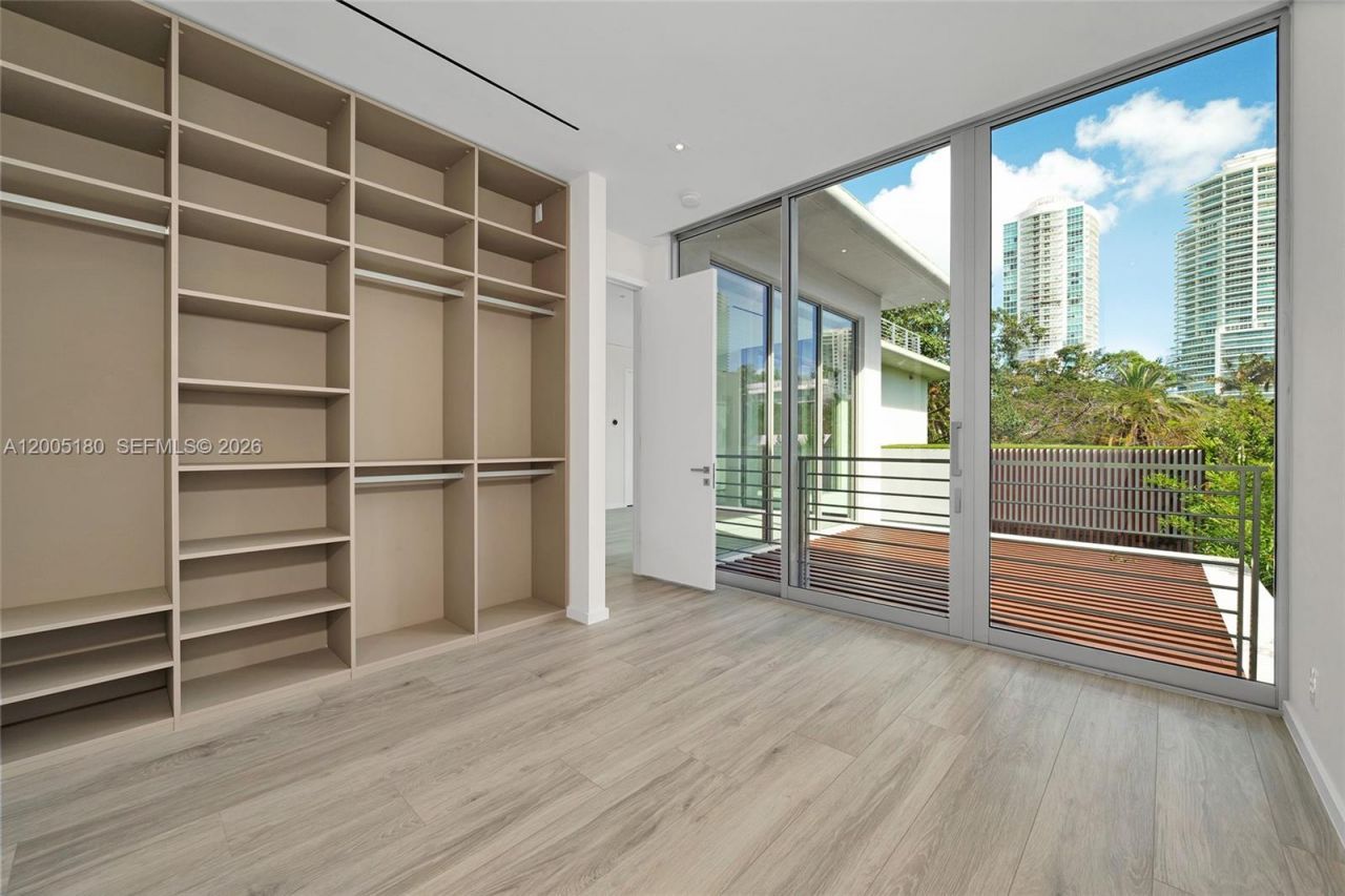2100 S Miami Ave, Miami, FL 33129 Photo