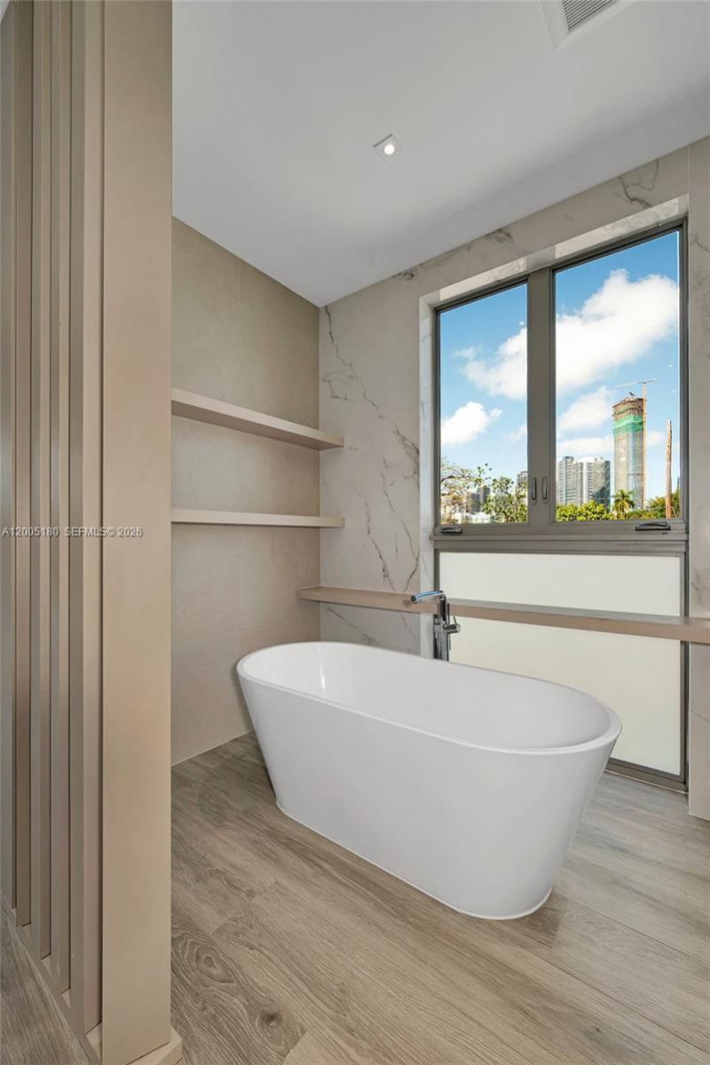 2100 S Miami Ave, Miami, FL 33129 Photo