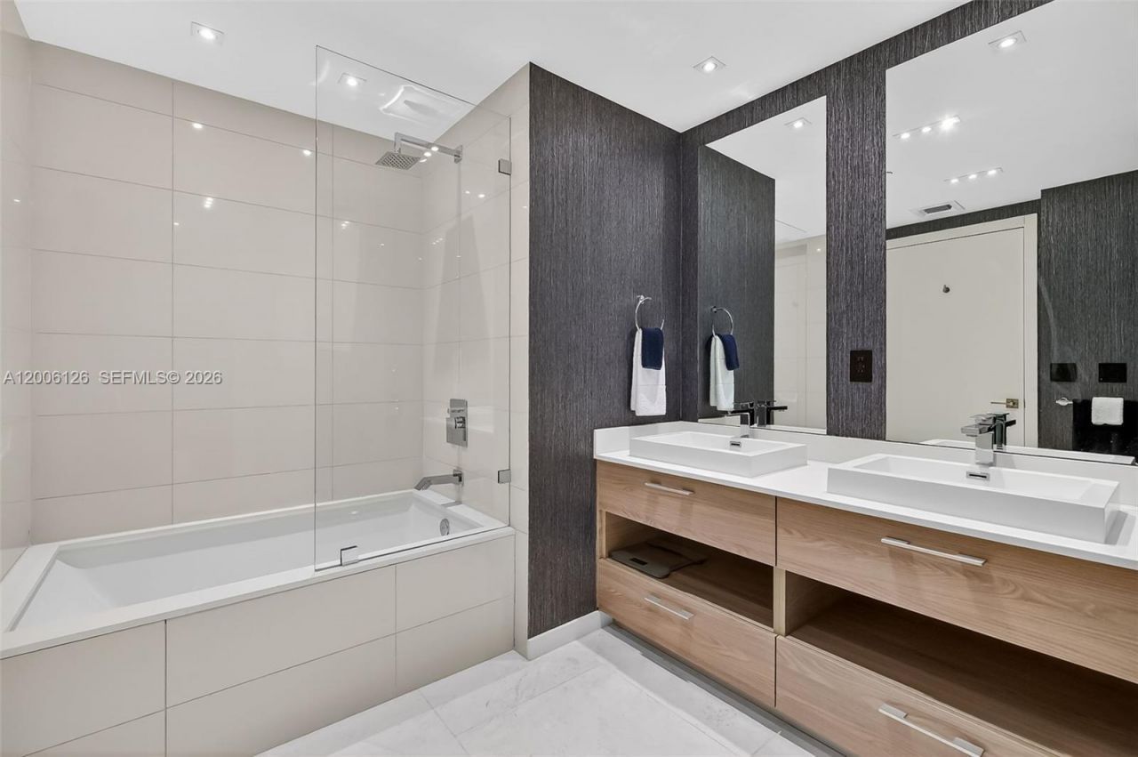 1300 S Miami Ave, Unit 3103, Miami, FL 33130 Photo
