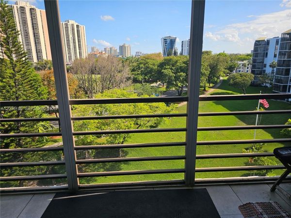 20500 W Country Club Dr , Unit 609, Aventura, FL 33180