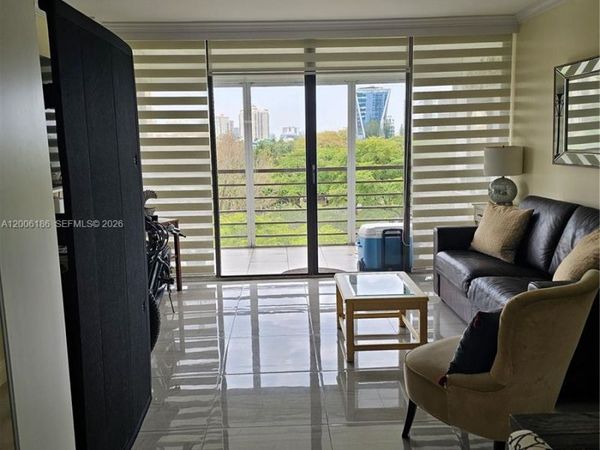 20500 W Country Club Dr, Unit 609, Aventura, FL 33180
