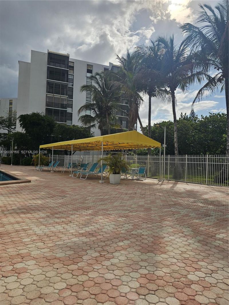 20500 W Country Club Dr, Unit 609, Aventura, FL 33180 Photo