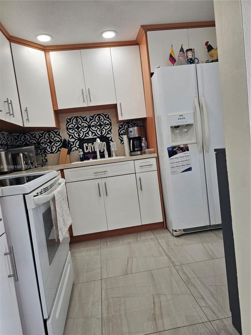 20500 W Country Club Dr, Unit 609, Aventura, FL 33180 Photo
