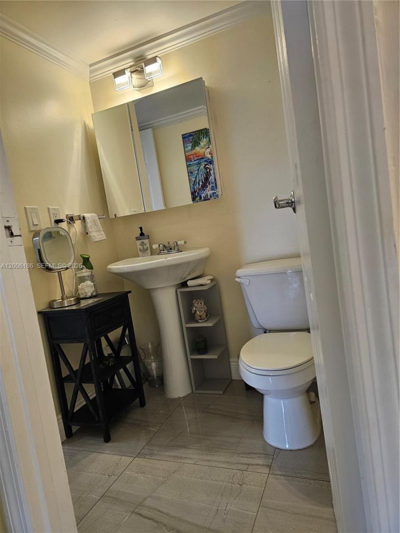 20500 W Country Club Dr, Unit 609, Aventura, FL 33180 Photo