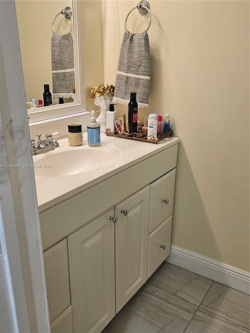20500 W Country Club Dr, Unit 609, Aventura, FL 33180 Photo