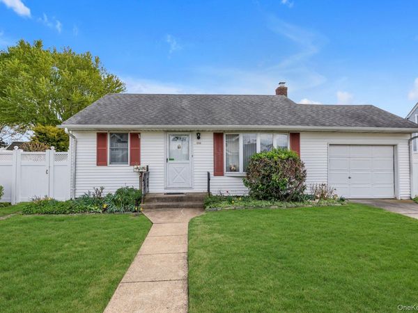 226 Lee Avenue , Hicksville, NY 11801