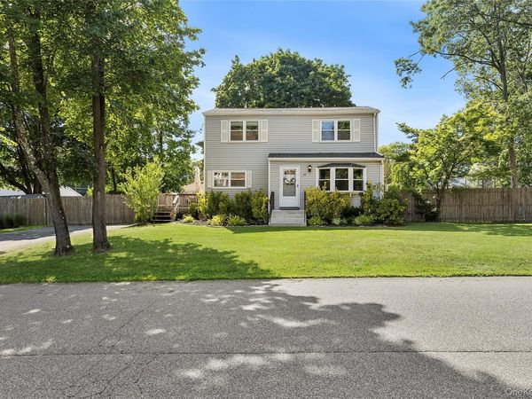 12 Lakeview Drive, Middle Island, NY 11953