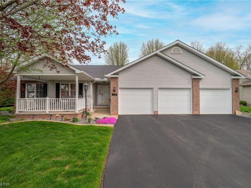 11 Spring Creek Drive, Cortland, OH 44410 Photo 1