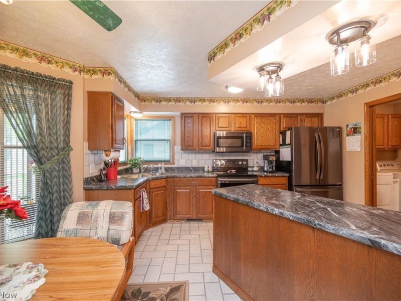 11 Spring Creek Drive, Cortland, OH 44410 Photo 17