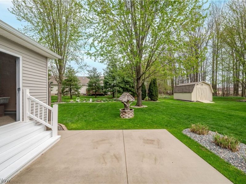 11 Spring Creek Drive, Cortland, OH 44410 Photo 5