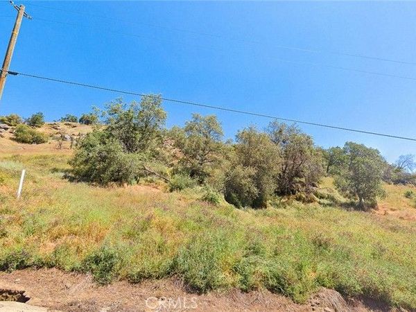 4949 holt Avenue N, Squaw Valley, CA 93705