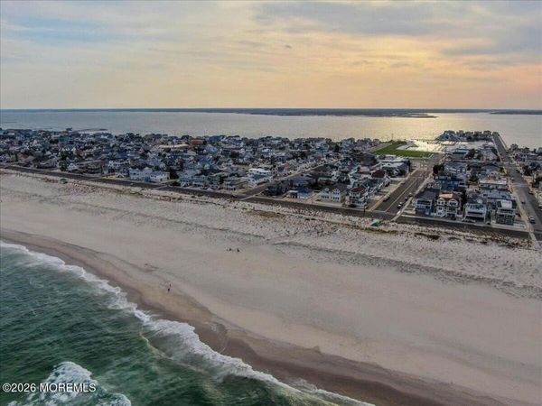 17 I Street, Seaside Park, NJ 08752