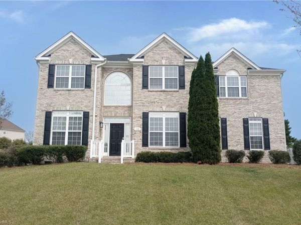 108 N Honey Locust Drive, Thomasville, NC 27360