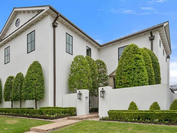 3824 Bishops Flower Road , Fort Worth, TX 76109