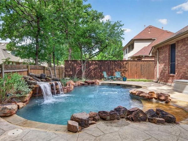 2302 Chambray Drive, Corinth, TX 76210