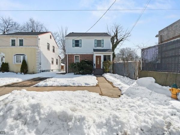 326 Eastern Pkwy, Newark, NJ 07106