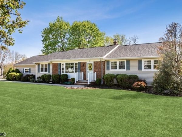 23 Strawberry Ln, Hillsborough, NJ 08844