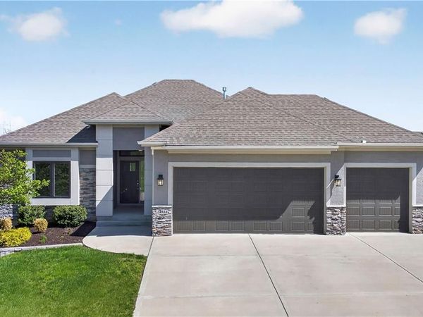 24818 W 89th Street, Lenexa, KS 66227