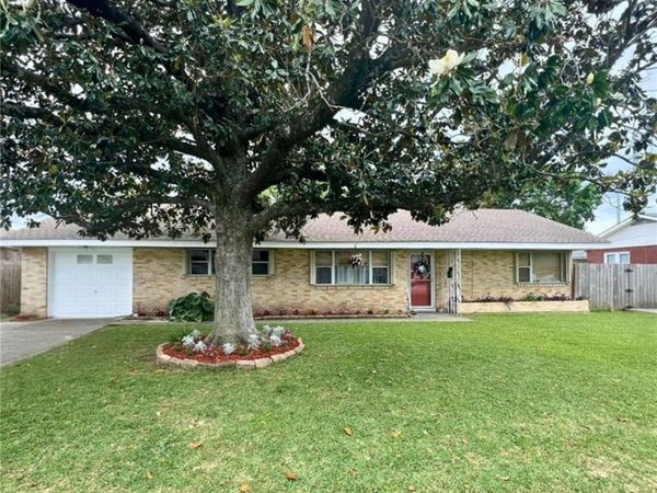 1125 WEST Drive , Westwego, LA 70094