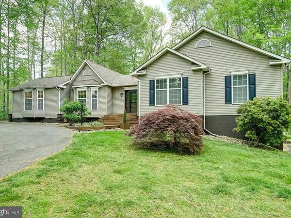 130 OAKLEIGH LANE, BUMPASS, VA 23024