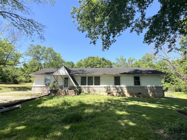 827 Wren Rd , Goodlettsville, TN 37072