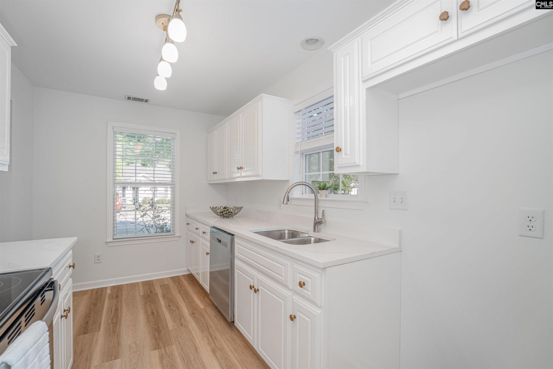 129 Waverly Point Drive  Photo 9