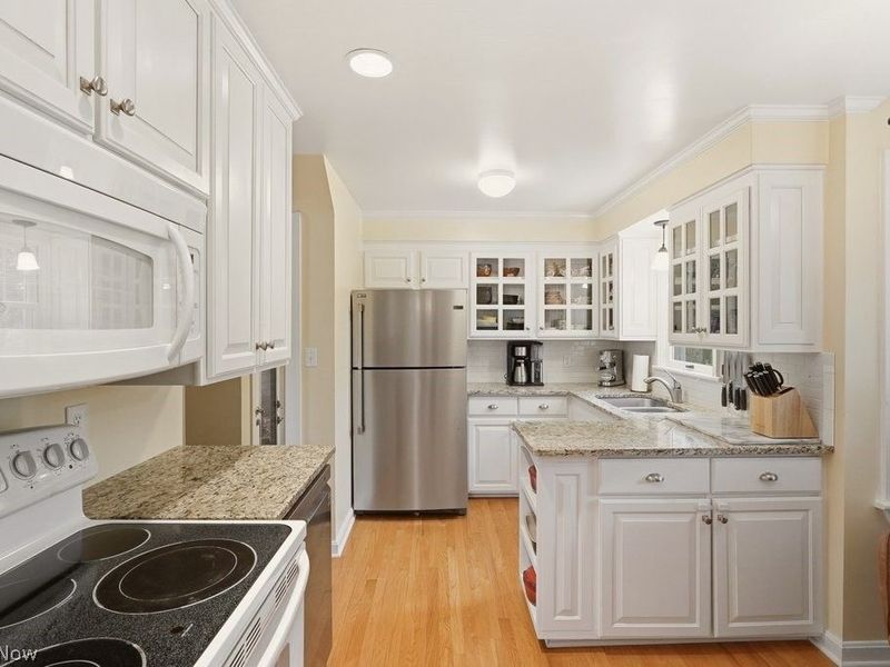 1274 Croyden Road, Lyndhurst, OH 44124 Photo 11