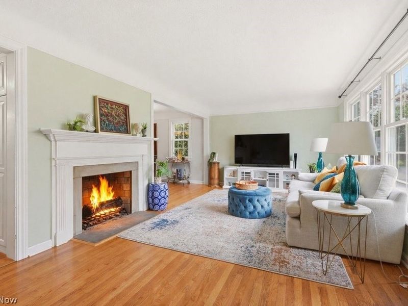 1274 Croyden Road, Lyndhurst, OH 44124 Photo 2