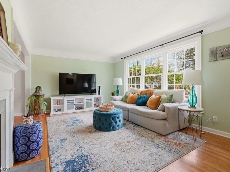 1274 Croyden Road, Lyndhurst, OH 44124 Photo 4