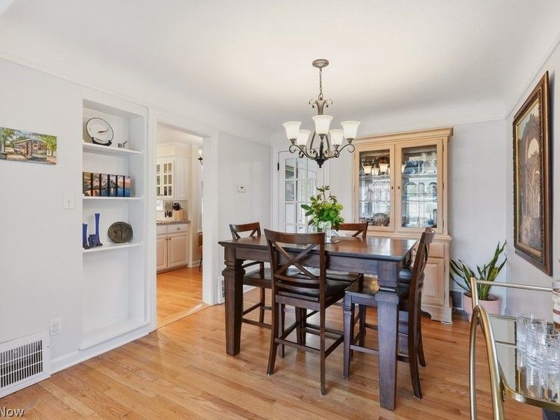 1274 Croyden Road, Lyndhurst, OH 44124 Photo 6