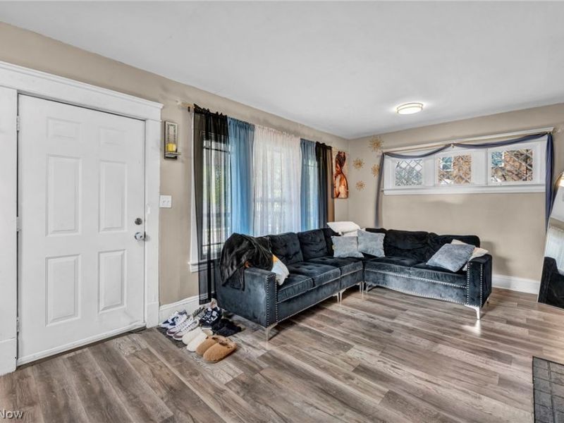 14413 Milverton Road, Cleveland, OH 44120 Photo 5