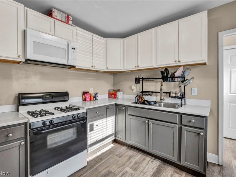 14413 Milverton Road, Cleveland, OH 44120 Photo 9