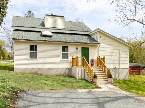 692 County Route 2 , Elizaville, NY 12571