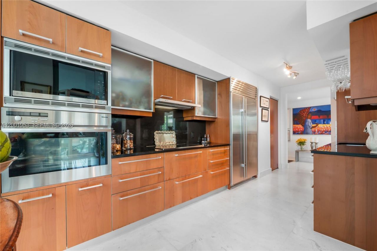 1331 Brickell Bay Dr, Unit 408, Miami, FL 33131 Photo