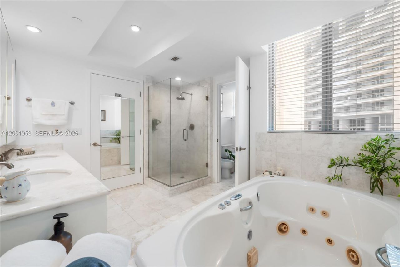 1331 Brickell Bay Dr, Unit 408, Miami, FL 33131 Photo