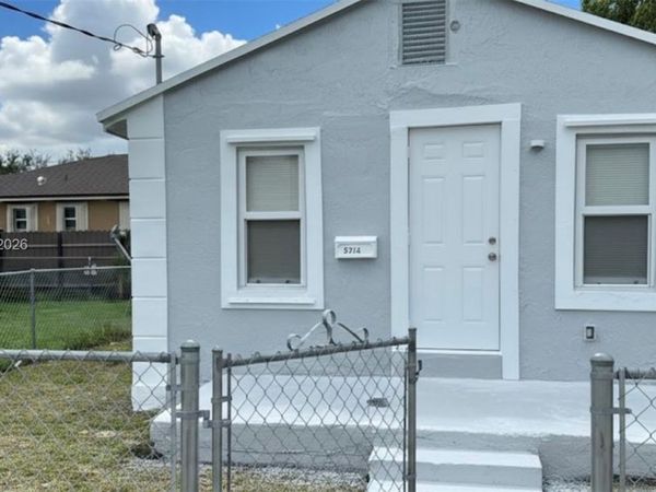 2103 NW 57th St , Miami, FL 33142