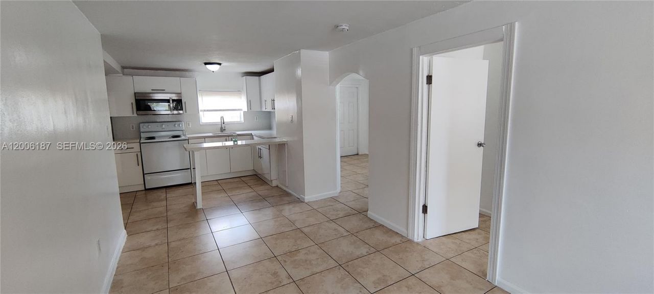 2103 NW 57th St , Miami, FL 33142 Photo