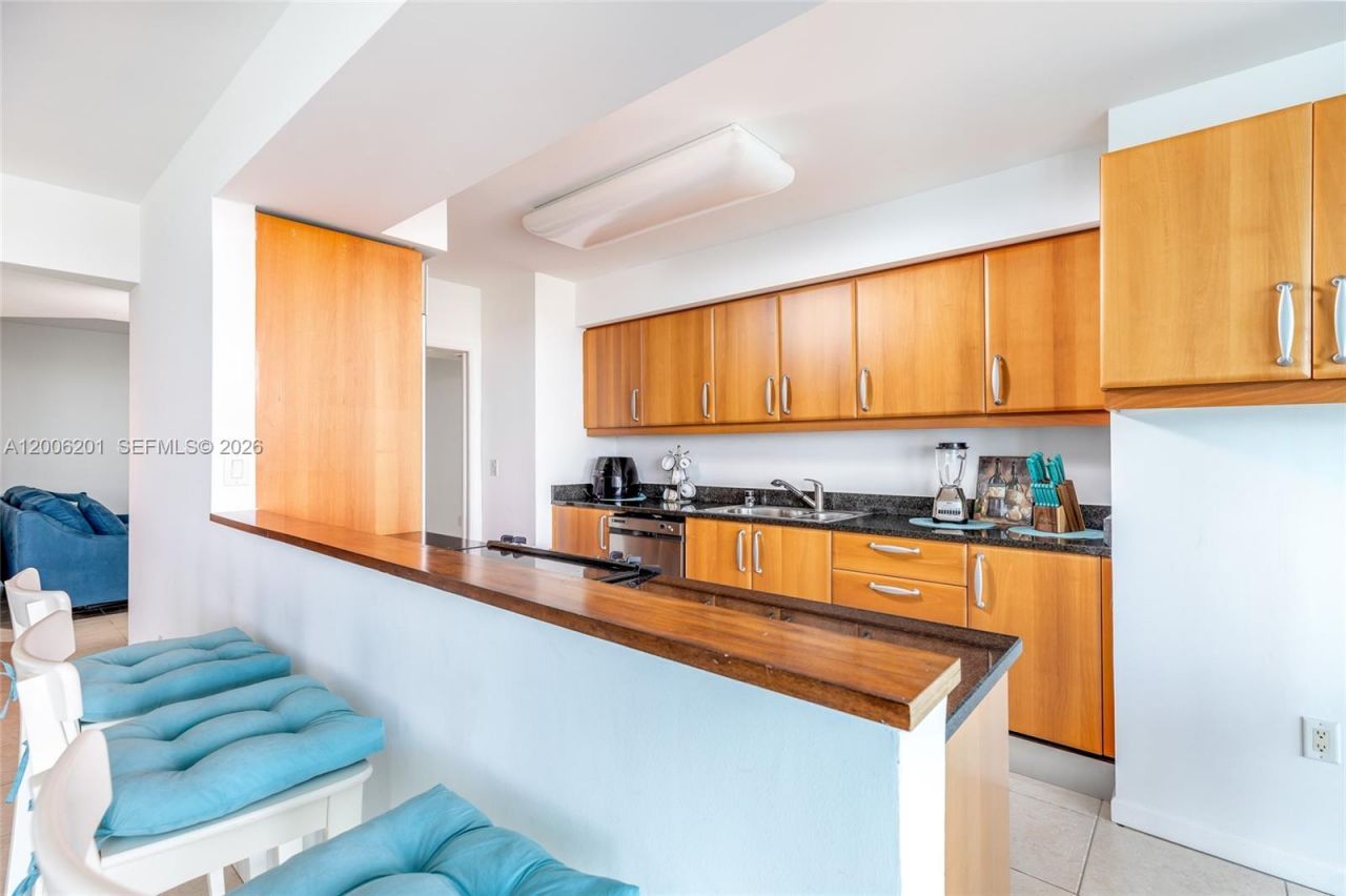 16500 Collins Ave , Unit 655, Sunny Isles Beach, FL 33160 Photo